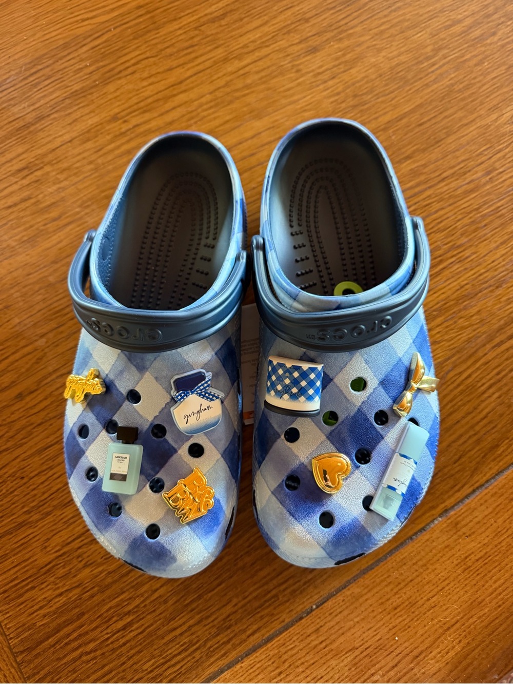 Women’s bath and body works limited edition clogs